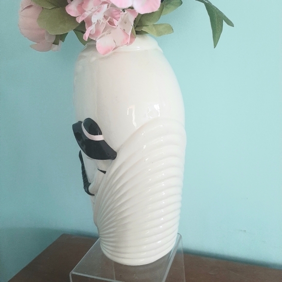 Art Deco Revival 3D Ceramic Vase with Faux Flowers.Soft White/Pink/Black - Picture 7 of 7